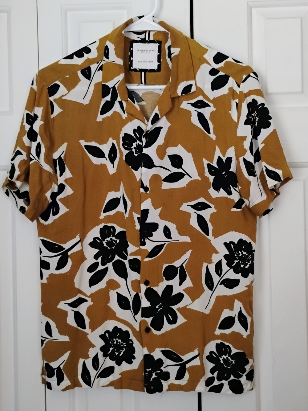Denim & Flower Mustard Short-Sleeve Floral Button-Down Shirt Sz S